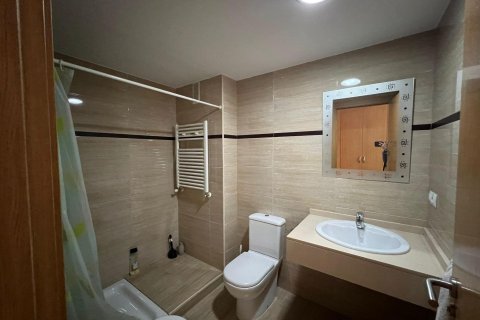 Apartment à louer à Alicante, Espagne, 2 chambres, 110 m2 No. 146360 - photo 8