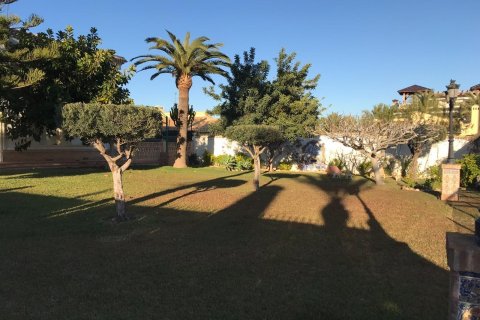 Villa for sale Cabo Roig, Alicante, Spain 7 bedrooms, 500 sq.m. No. 115887 - photo 22