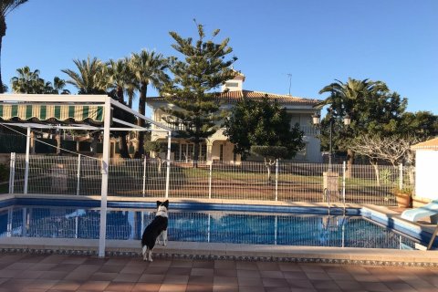 Villa for sale Cabo Roig, Alicante, Spain 7 bedrooms, 500 sq.m. No. 115887 - photo 3