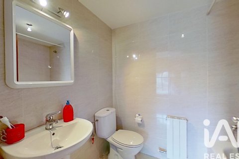 Apartment for sale in El Vendrell, Tarragona, Spain 3 bedrooms, 91 sq.m. No. 184660 - photo 9