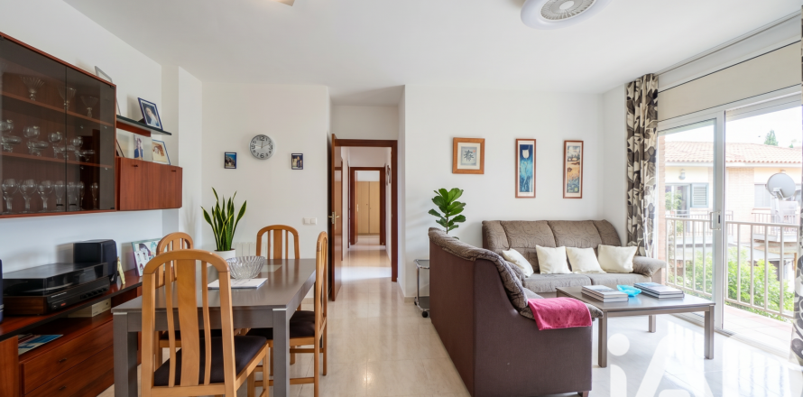 Apartment in El Vendrell, Tarragona, Spain 3 bedrooms, 91 sq.m. No. 184660