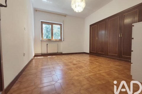 House à louer à Galapagar, Madrid, Espagne, 3 chambres, 200 m2 No. 173408 - photo 19