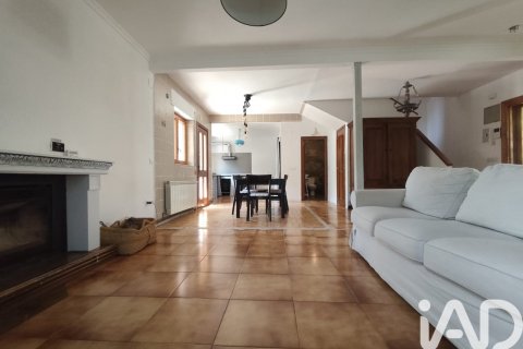 House à louer à Galapagar, Madrid, Espagne, 3 chambres, 200 m2 No. 173408 - photo 8
