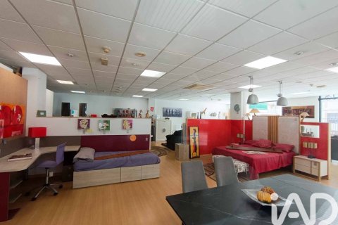 Lokal usługowy w Vilanova i la Geltru, Barcelona, Hiszpania 500 mkw. nr 173410 – zdjęcie 14