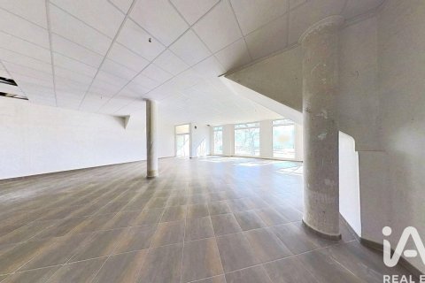 Komerciāls īpašums īrēšanai Ibi, Alicante, Spānijā 1 istaba, 142 m2 Nr. 173409 - attēls 2