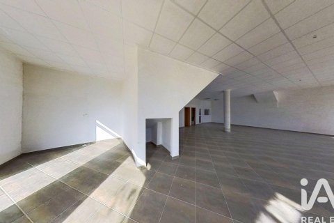 Komerciāls īpašums īrēšanai Ibi, Alicante, Spānijā 1 istaba, 142 m2 Nr. 173409 - attēls 26
