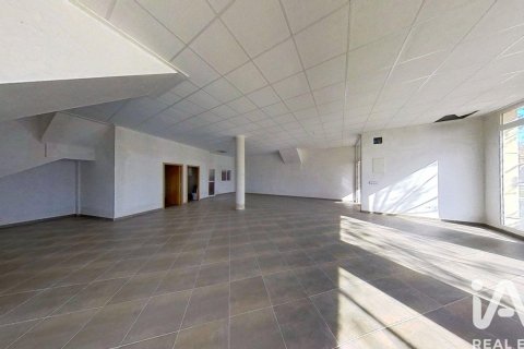 Komerciāls īpašums īrēšanai Ibi, Alicante, Spānijā 1 istaba, 142 m2 Nr. 173409 - attēls 27