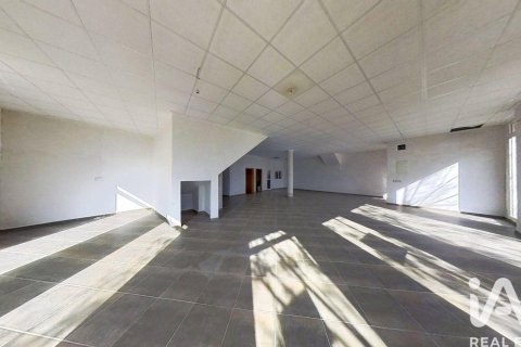 Komerciāls īpašums īrēšanai Ibi, Alicante, Spānijā 1 istaba, 142 m2 Nr. 173409 - attēls 16