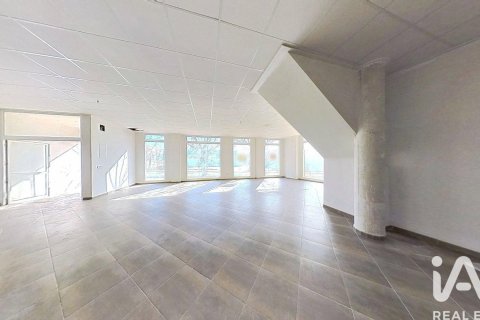 Komerciāls īpašums īrēšanai Ibi, Alicante, Spānijā 1 istaba, 142 m2 Nr. 173409 - attēls 13