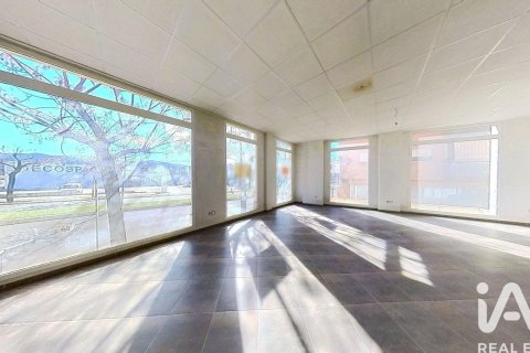 Komerciāls īpašums īrēšanai Ibi, Alicante, Spānijā 1 istaba, 142 m2 Nr. 173409 - attēls 14