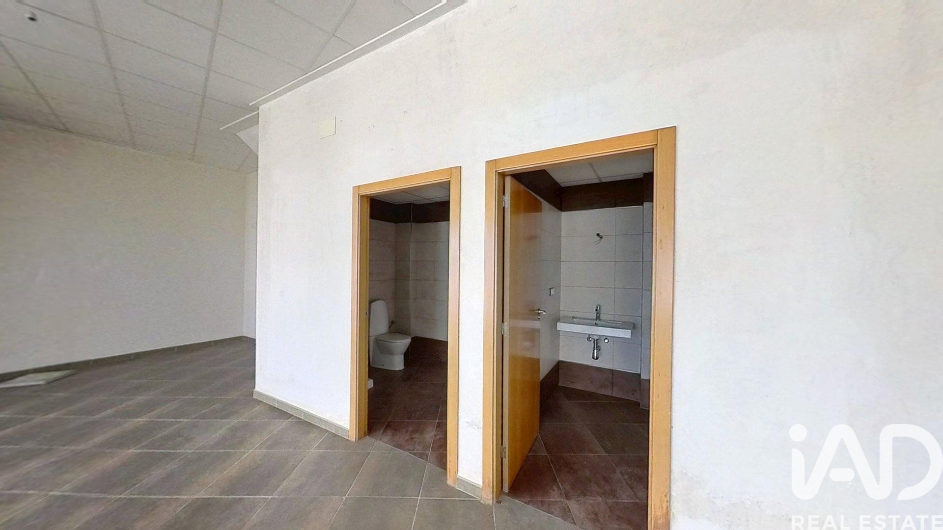 Commercial property in Ibi, Alicante, Spain 1 bedroom, 142 sq.m. No. 173409