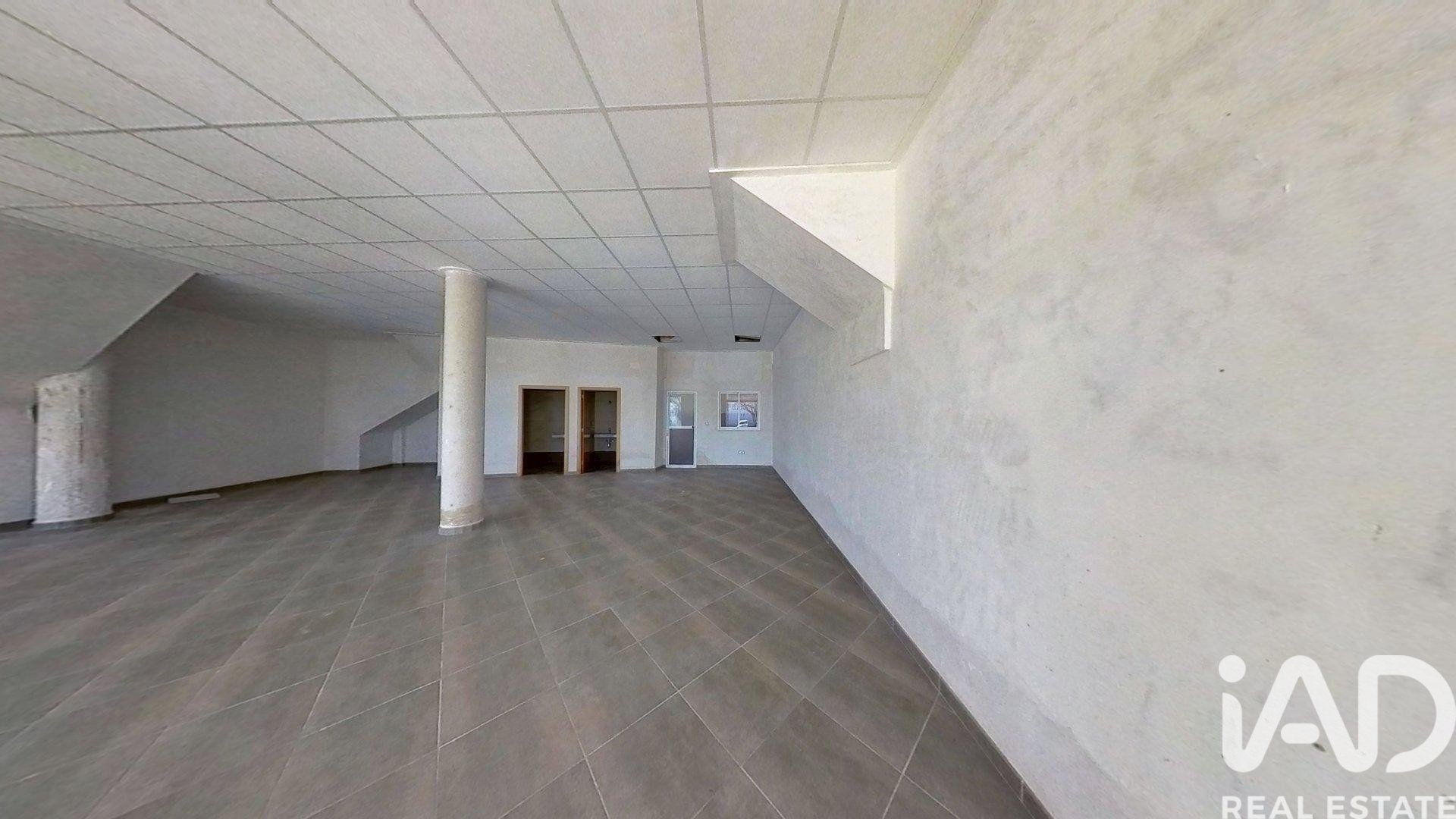Commercial property in Ibi, Alicante, Spain 1 bedroom, 142 sq.m. No. 173409