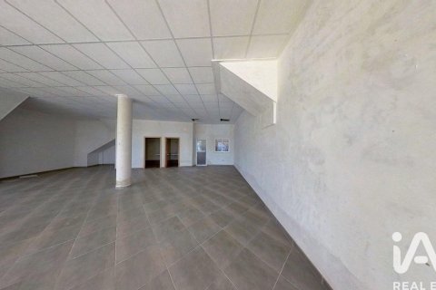 Komerciāls īpašums īrēšanai Ibi, Alicante, Spānijā 1 istaba, 142 m2 Nr. 173409 - attēls 7