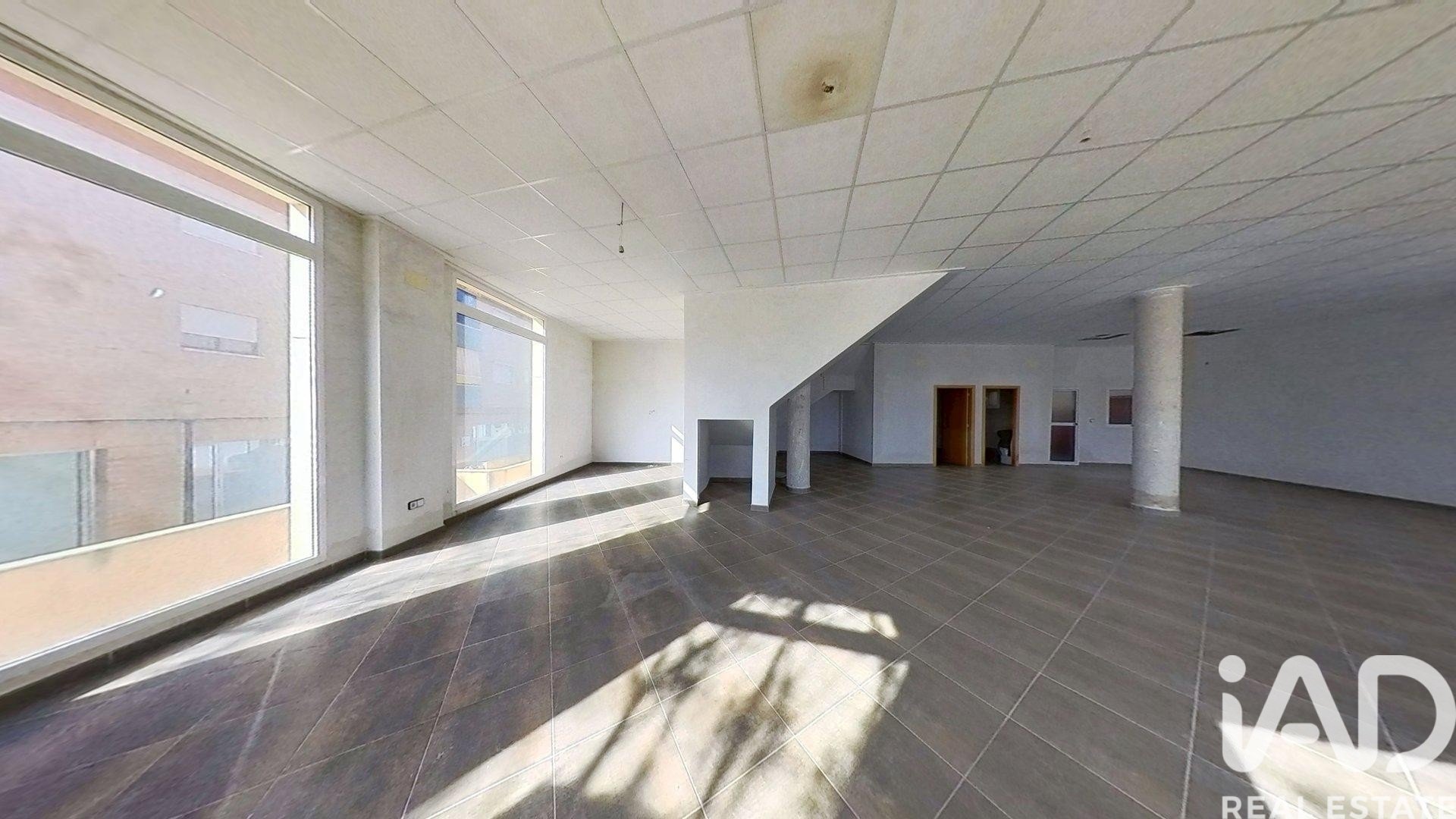 Commercial property in Ibi, Alicante, Spain 1 bedroom, 142 sq.m. No. 173409