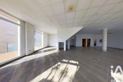 Komerciāls īpašums īrēšanai Ibi, Alicante, Spānijā 1 istaba, 142 m2 Nr. 173409 - attēls 15
