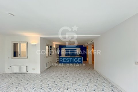 Apartment à vendre à Barcelona, Espagne, 2 chambres, 146 m2 No. 160201 - photo 2