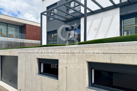 House for sale in Oleiros, A Coruna, Spain 4 bedrooms, 342 sq.m. No. 160204 - photo 11