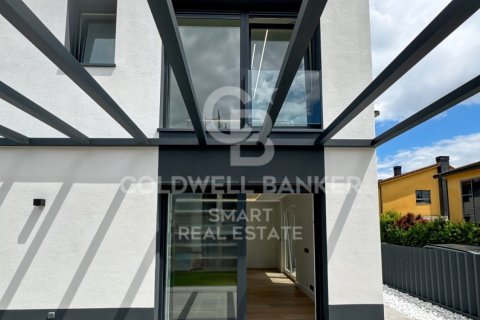 House for sale in Oleiros, A Coruna, Spain 4 bedrooms, 342 sq.m. No. 160204 - photo 9