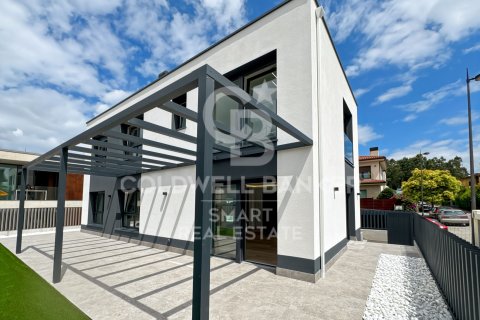 Dom w Oleiros, A Coruna, Hiszpania 4 sypialnie, 342 mkw. nr 160204