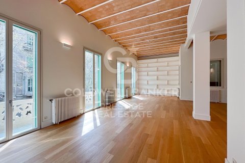 Huoneisto Barcelona, Espanja 3 makuuhuonetta, 232 m2 No. 160202