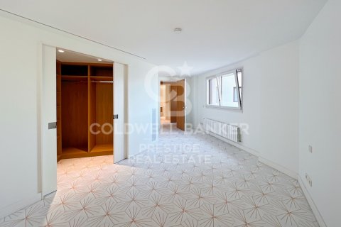 Takvåning till salu i Barcelona, Spanien 3 sovrum, 175 kvm. Nr. 160200 - foto 23