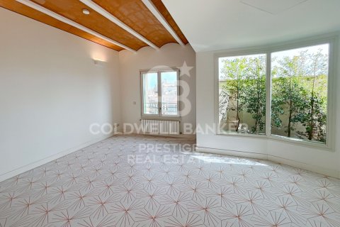 Takvåning till salu i Barcelona, Spanien 3 sovrum, 175 kvm. Nr. 160200 - foto 10