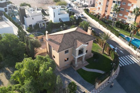 Villa zum Verkauf in El Campello, Alicante, Spanien 3 Schlafzimmer, 370 m2 Nr. 176446 - Foto 20
