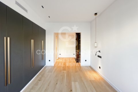 Продажа квартиры в Барселона, Испания 4 спальни, 210м2 №157116 - фото 18