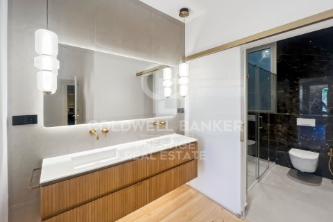 Продажа квартиры в Барселона, Испания 4 спальни, 210м2 №157116 - фото 24