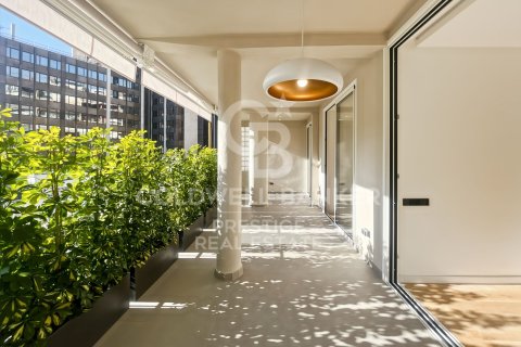 Продажа квартиры в Барселона, Испания 4 спальни, 210м2 №157116 - фото 3