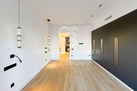 Продажа квартиры в Барселона, Испания 4 спальни, 210м2 №157116 - фото 27