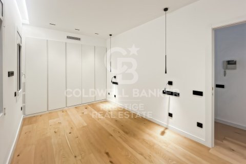 Продажа квартиры в Барселона, Испания 4 спальни, 210м2 №157116 - фото 12