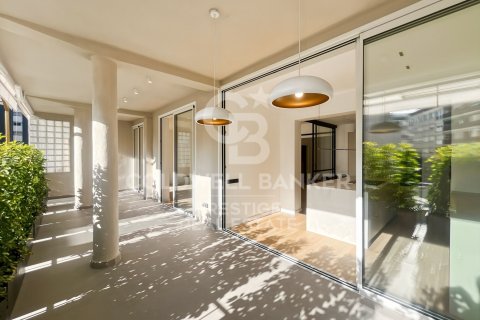 Продажа квартиры в Барселона, Испания 4 спальни, 210м2 №157116 - фото 2