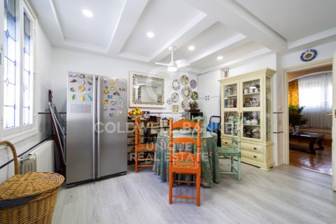 Kattohuoneisto myytävänä Madrid, Espanja, 3 makuuhuonetta, 170 m2 No. 157117 - kuva 23