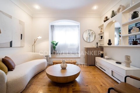 Kattohuoneisto myytävänä Madrid, Espanja, 3 makuuhuonetta, 170 m2 No. 157117 - kuva 2