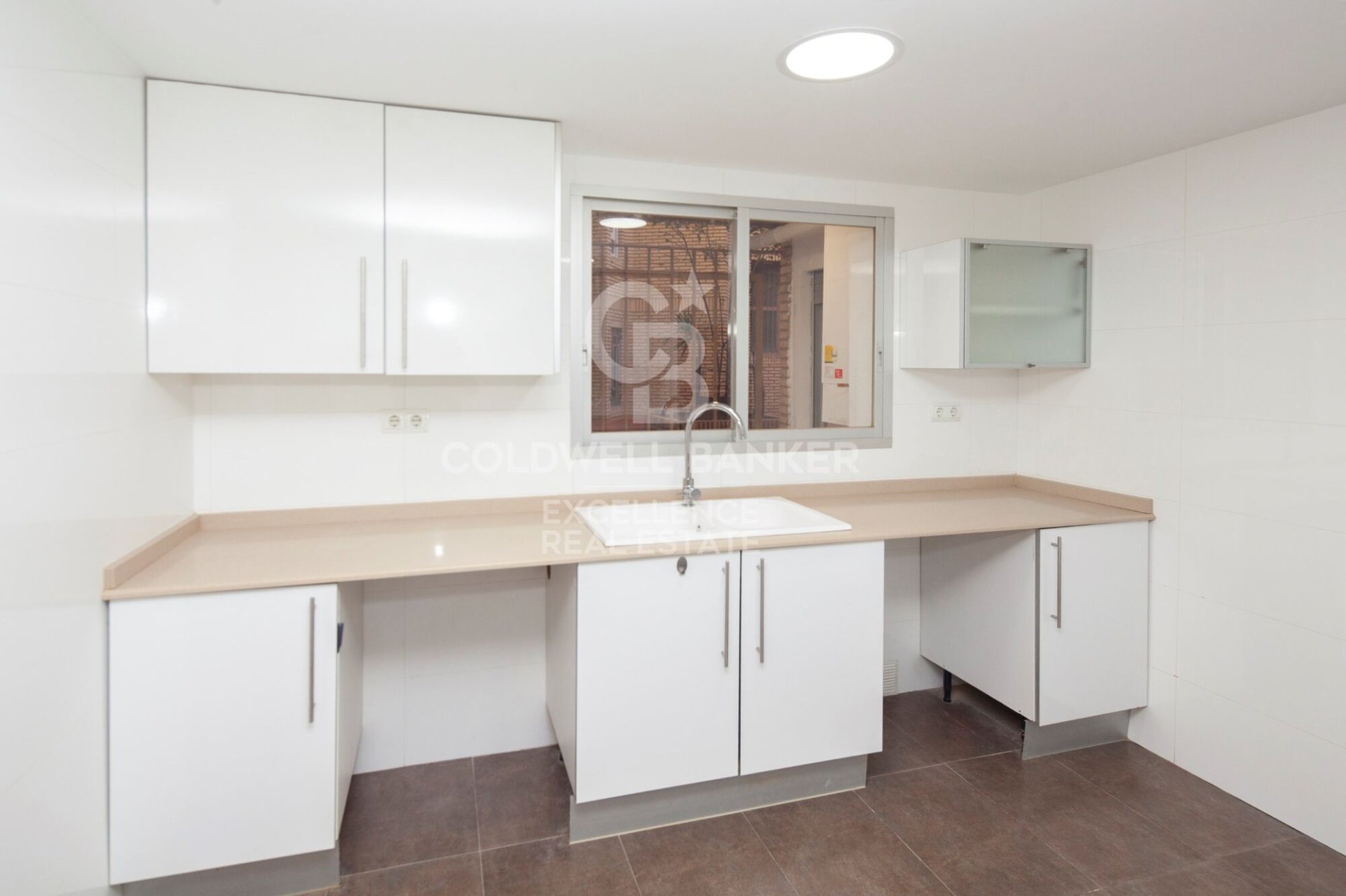 Huoneisto Valencia, Espanja 4 makuuhuonetta, 171 m2 No. 157118