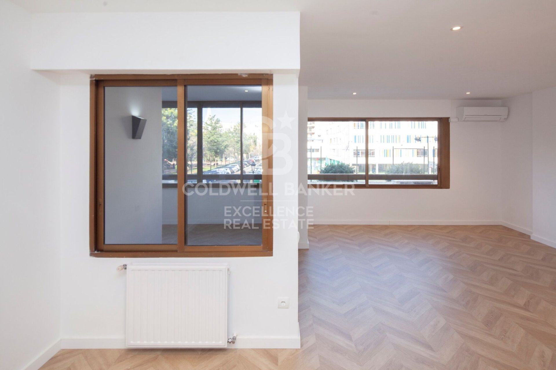 Huoneisto Valencia, Espanja 4 makuuhuonetta, 171 m2 No. 157118