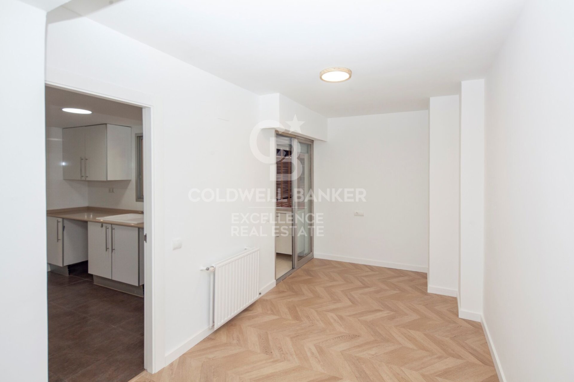 Huoneisto Valencia, Espanja 4 makuuhuonetta, 171 m2 No. 157118