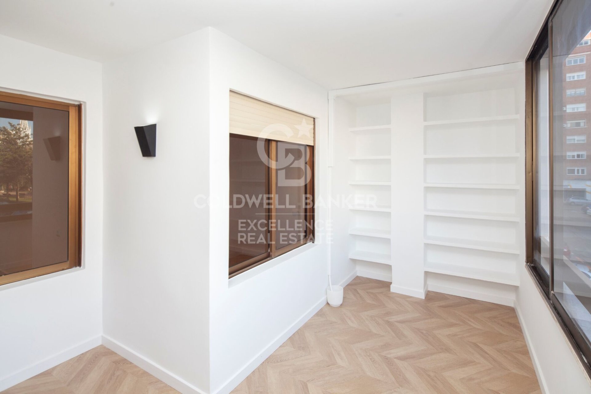 Huoneisto Valencia, Espanja 4 makuuhuonetta, 171 m2 No. 157118