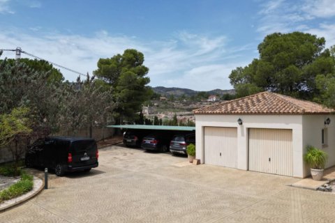 Villa for sale in Monovar, Alicante, Spain 5 bedrooms, 612 sq.m. No. 176561 - photo 11
