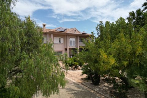 Villa for sale in Monovar, Alicante, Spain 5 bedrooms, 612 sq.m. No. 176561 - photo 7