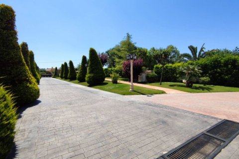 Villa for sale in Aspe, Alicante, Spain 5 bedrooms, 669 sq.m. No. 176562 - photo 20