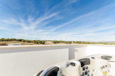 Ático en venta en Torrevieja, Alicante, España 3 dormitorios, 71 m2 No. 106671 - foto 17
