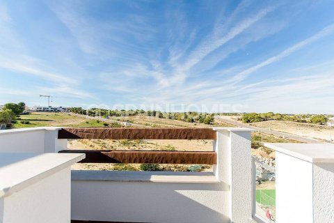Ático en venta en Torrevieja, Alicante, España 3 dormitorios, 71 m2 No. 106671 - foto 15