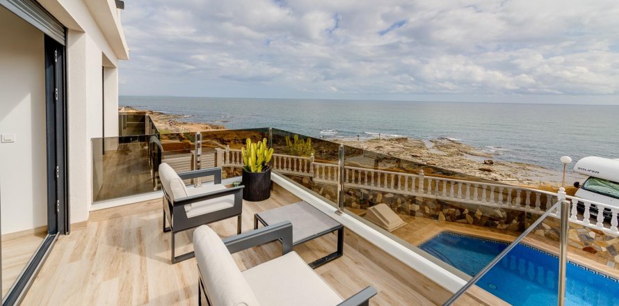 Villa à Torrevieja, Alicante, Espagne 210 m2 No. 165568