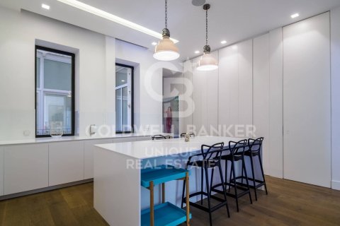 Продажа квартиры в Мадрид, Испания 3 спальни, 204м2 №160054 - фото 9