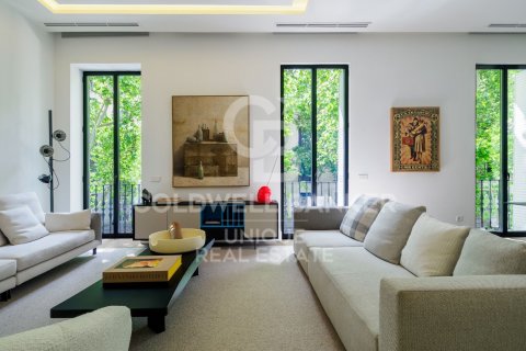 Apartment in Madrid, Spain 3 bedrooms, 204 sq.m. No. 160054