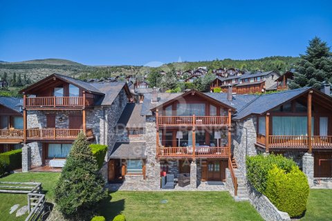 Kolmio myytävänä Girona, Espanja, 5 makuuhuonetta, 248 m2 No. 160057 - kuva 2