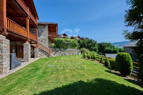 Kolmio myytävänä Girona, Espanja, 5 makuuhuonetta, 248 m2 No. 160057 - kuva 5