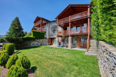 Kolmio myytävänä Girona, Espanja, 5 makuuhuonetta, 248 m2 No. 160057 - kuva 3